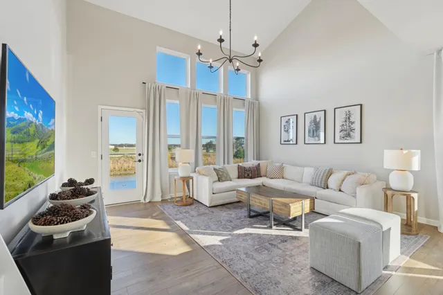 $599,900 | 11865 Upper 30th Street North, Lake Elmo, MN 55042