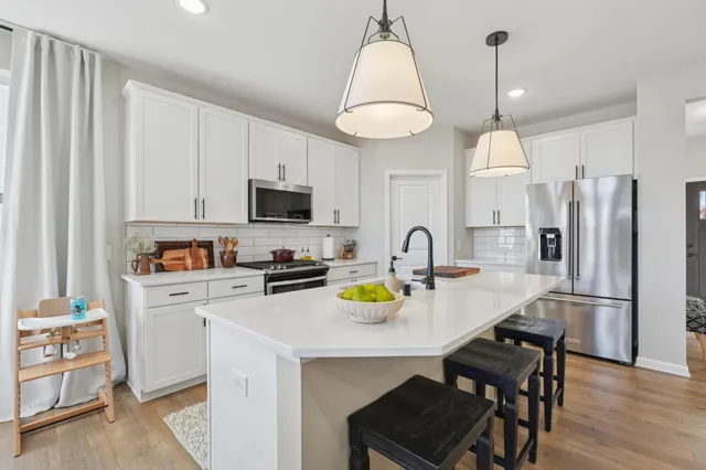 $599,900 | 11865 Upper 30th Street North, Lake Elmo, MN 55042