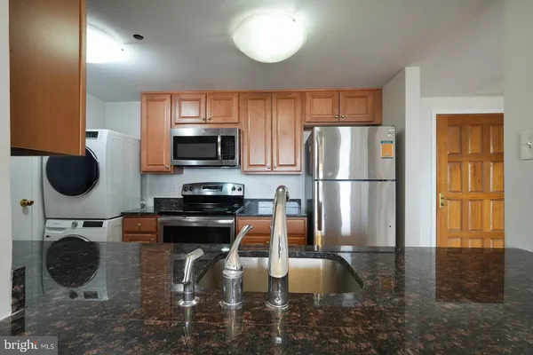 $3,595 | 1530 Key Boulevard, Unit 1202, Arlington, VA 22209