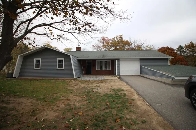 $3,595 | 4 Ferland Drive, Derry, NH 03038