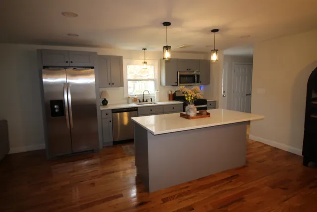 $3,595 | 4 Ferland Drive, Derry, NH 03038