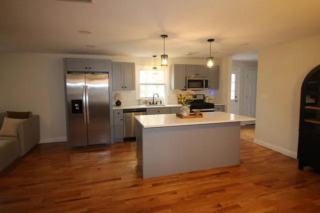 $3,595 | 4 Ferland Drive, Derry, NH 03038