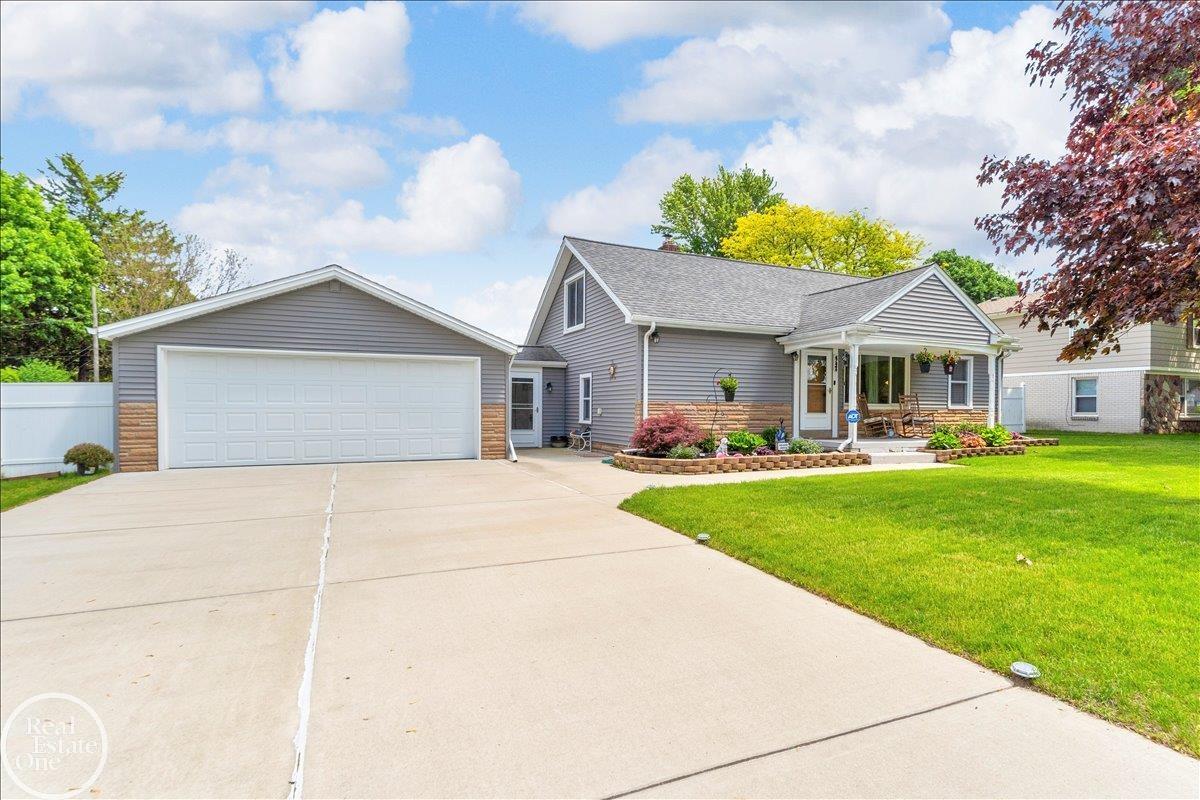 47840 Greenview Road Utica, MI 48317 - Photo 3 of 42