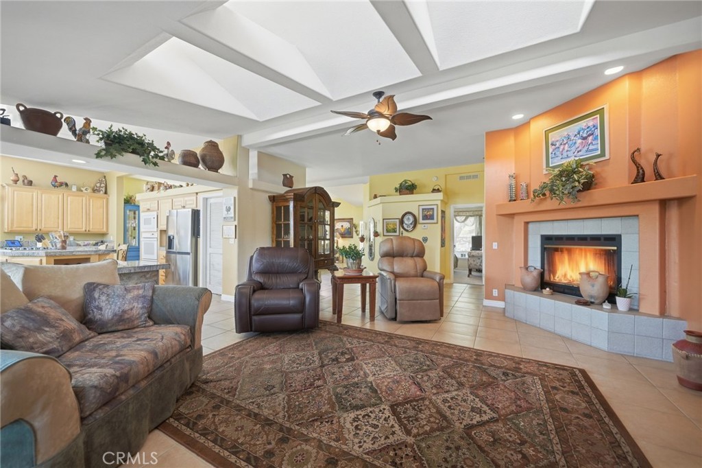 35780 Greer Road Murrieta, CA 92562 - Photo 15 of 56 Great room