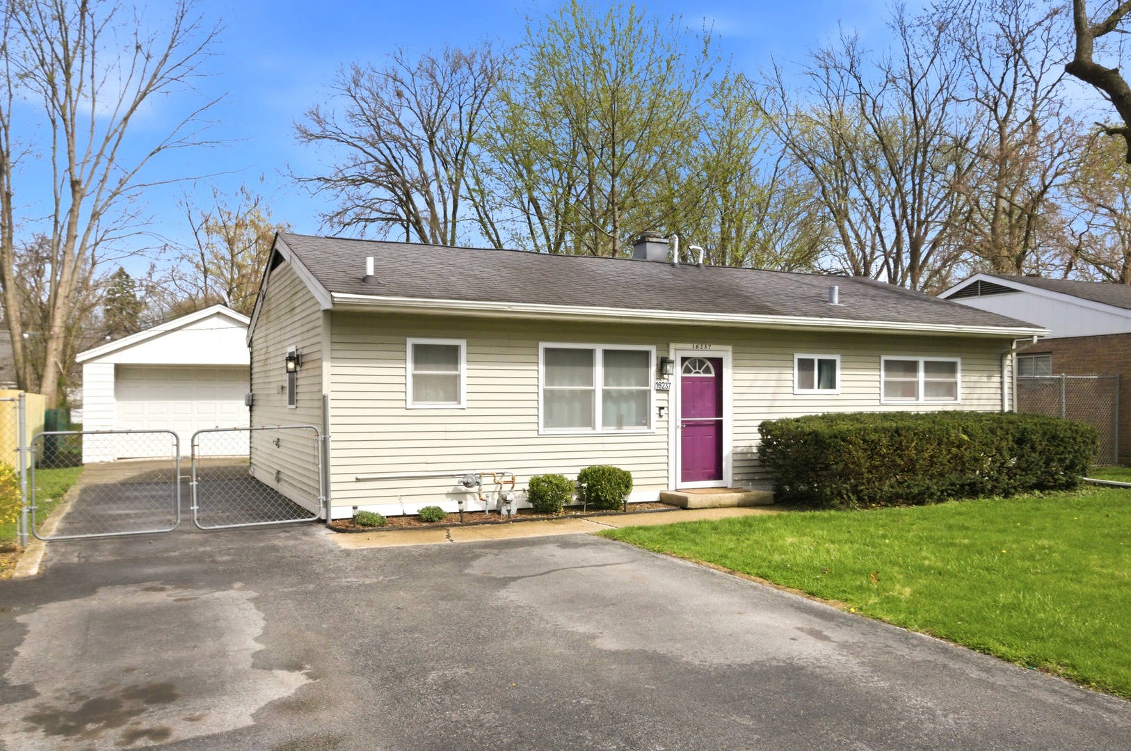 16237 Homan Avenue Markham, IL 60428 - Photo 2 of 22