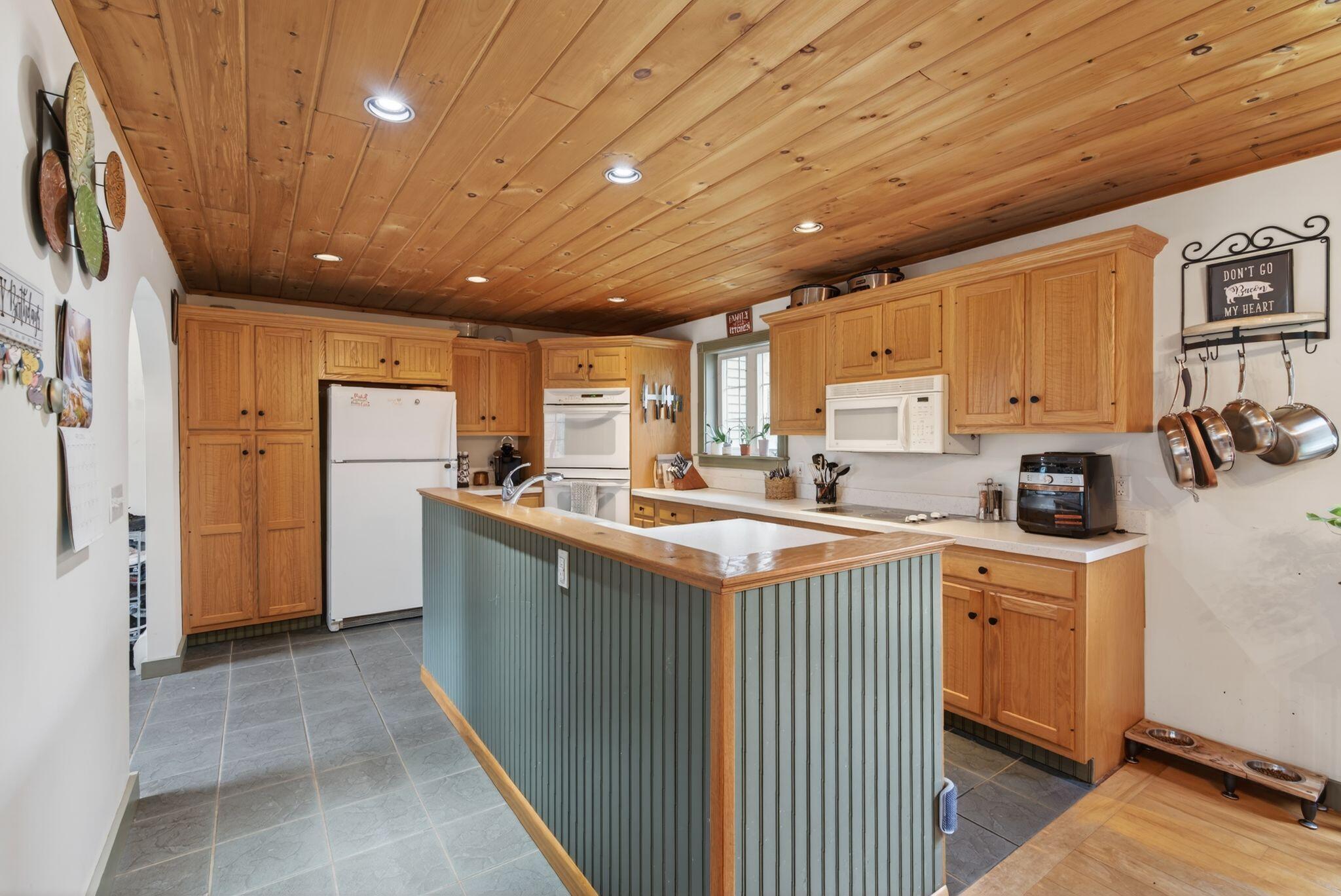 8 Colina Drive Raymond, ME 04071 - Photo 23 of 49 46_DSC02473
