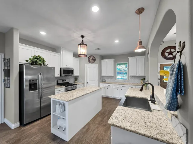 $699,900 | 26600 Carriage Court, Waller, TX 77484