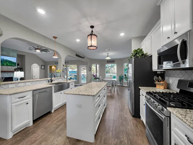 $699,900 | 26600 Carriage Court, Waller, TX 77484