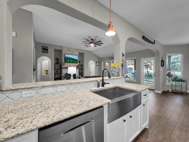 $699,900 | 26600 Carriage Court, Waller, TX 77484