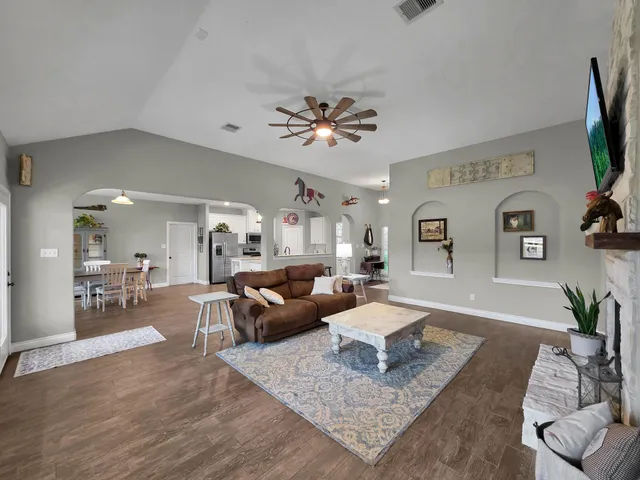 $699,900 | 26600 Carriage Court, Waller, TX 77484