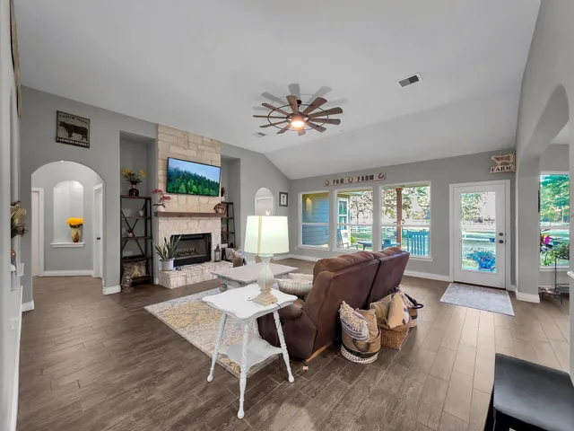 $699,900 | 26600 Carriage Court, Waller, TX 77484