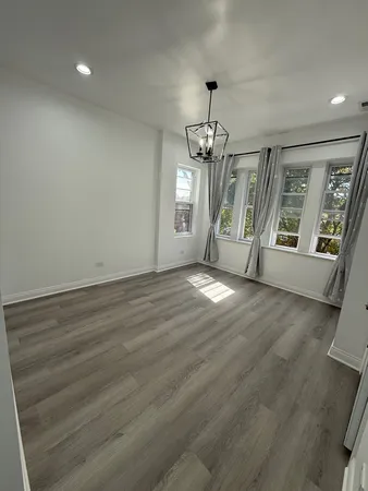 $1,750 | 4357 South Whipple Street, Unit 2, Chicago, IL 60632