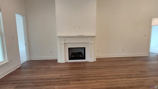 $2,500 | 6911 Garden Hill Drive, Baton Rouge, LA 70817