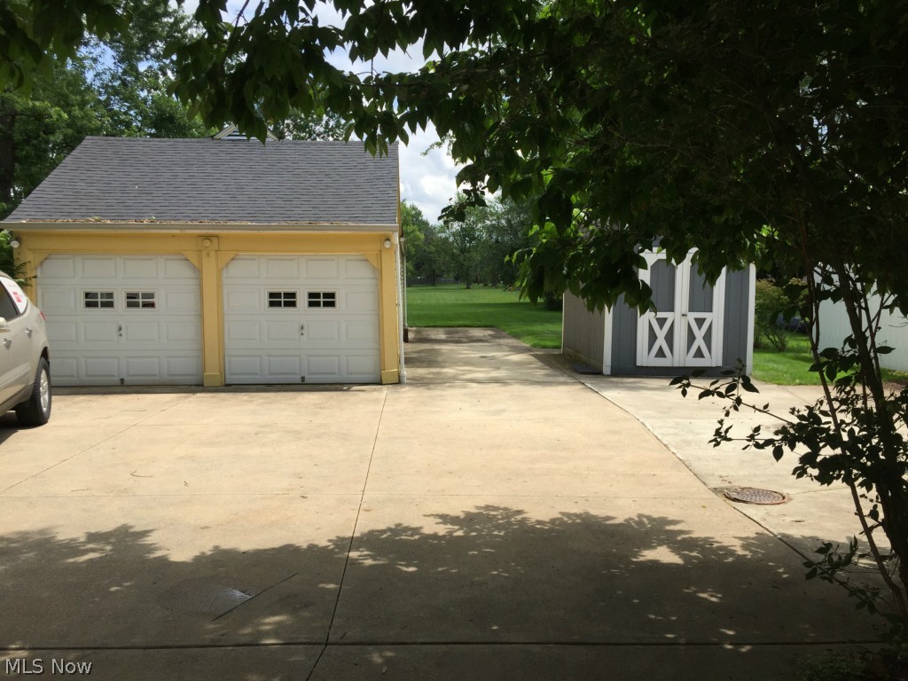 1127 Richmond Road Cleveland, OH 44124 - Photo 24 of 25 Gallery Image 24