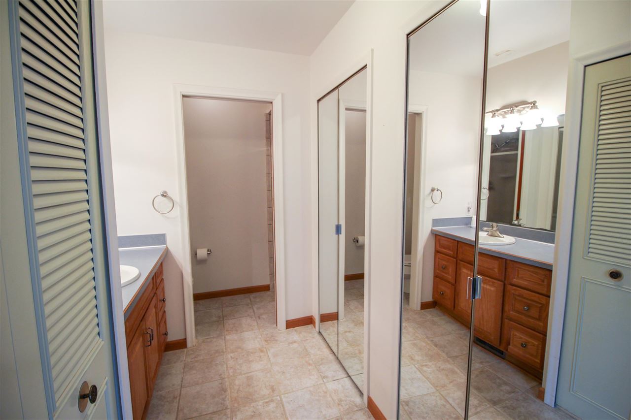 2488 Grove Park Road Fenton, MI 48430 - Photo 29 of 50 50046880-28.JPG