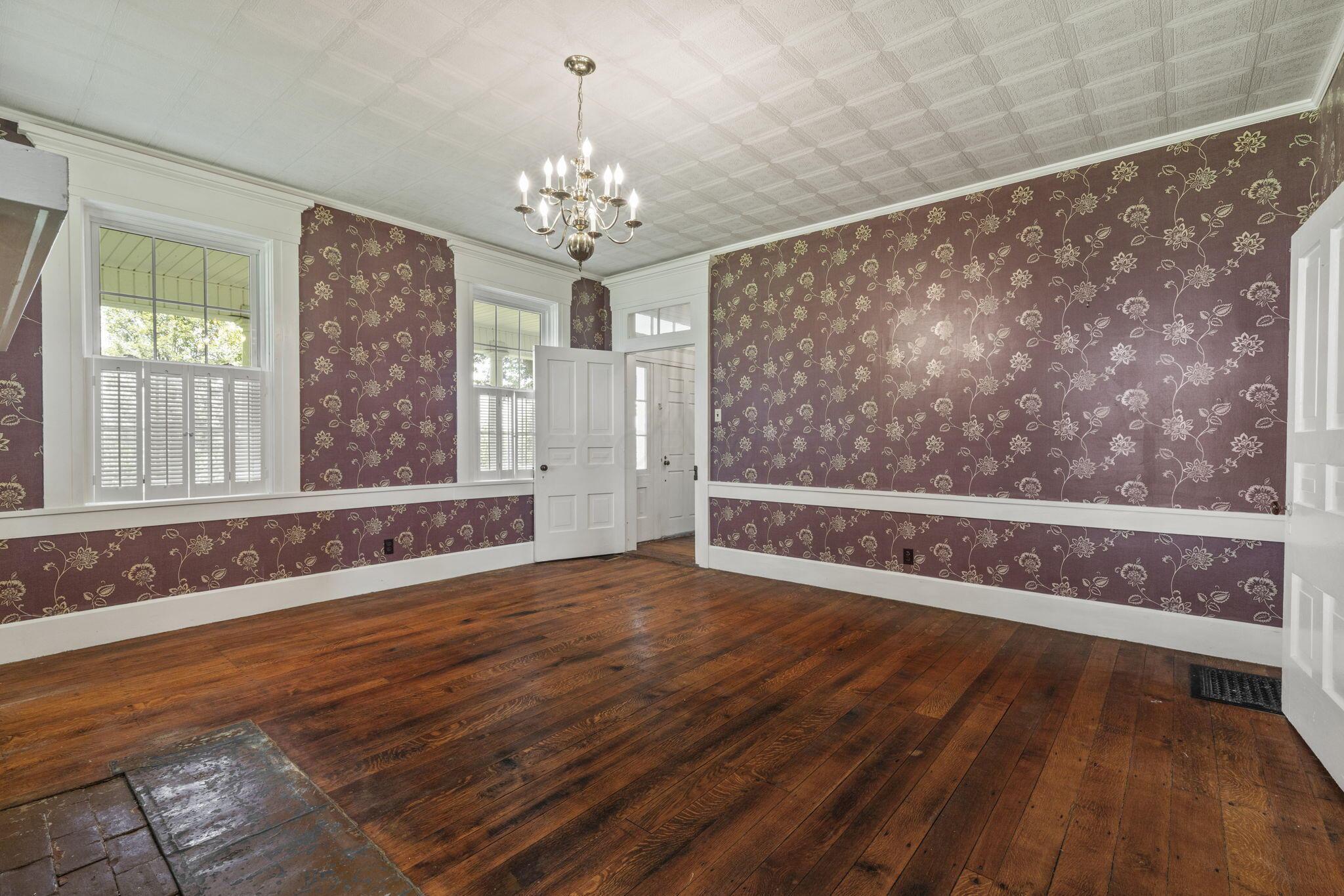 29614 Tarlton Adelphi Road Kingston, OH 45644 - Photo 23 of 60 Formal living room