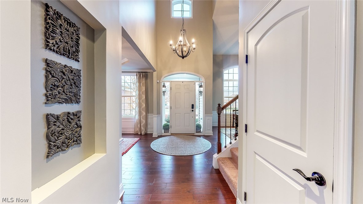 7450 Mystic Ridge Road Chagrin Falls, OH 44023 - Photo 2 of 34 Stunning two-story foyer