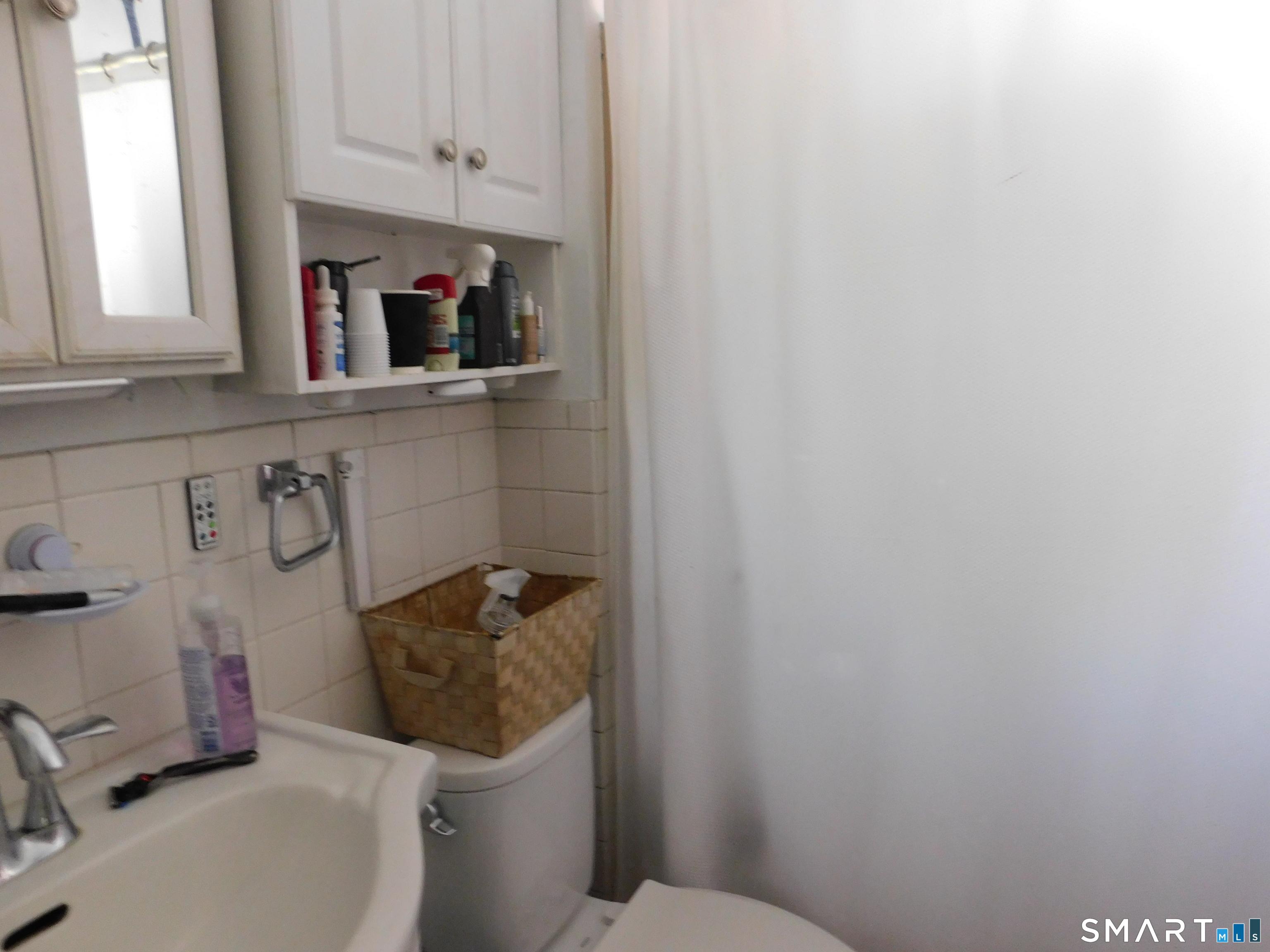 451 Circular Avenue, Unit 2 Hamden, CT 06514 - Photo 8 of 16 Gallery Image 8