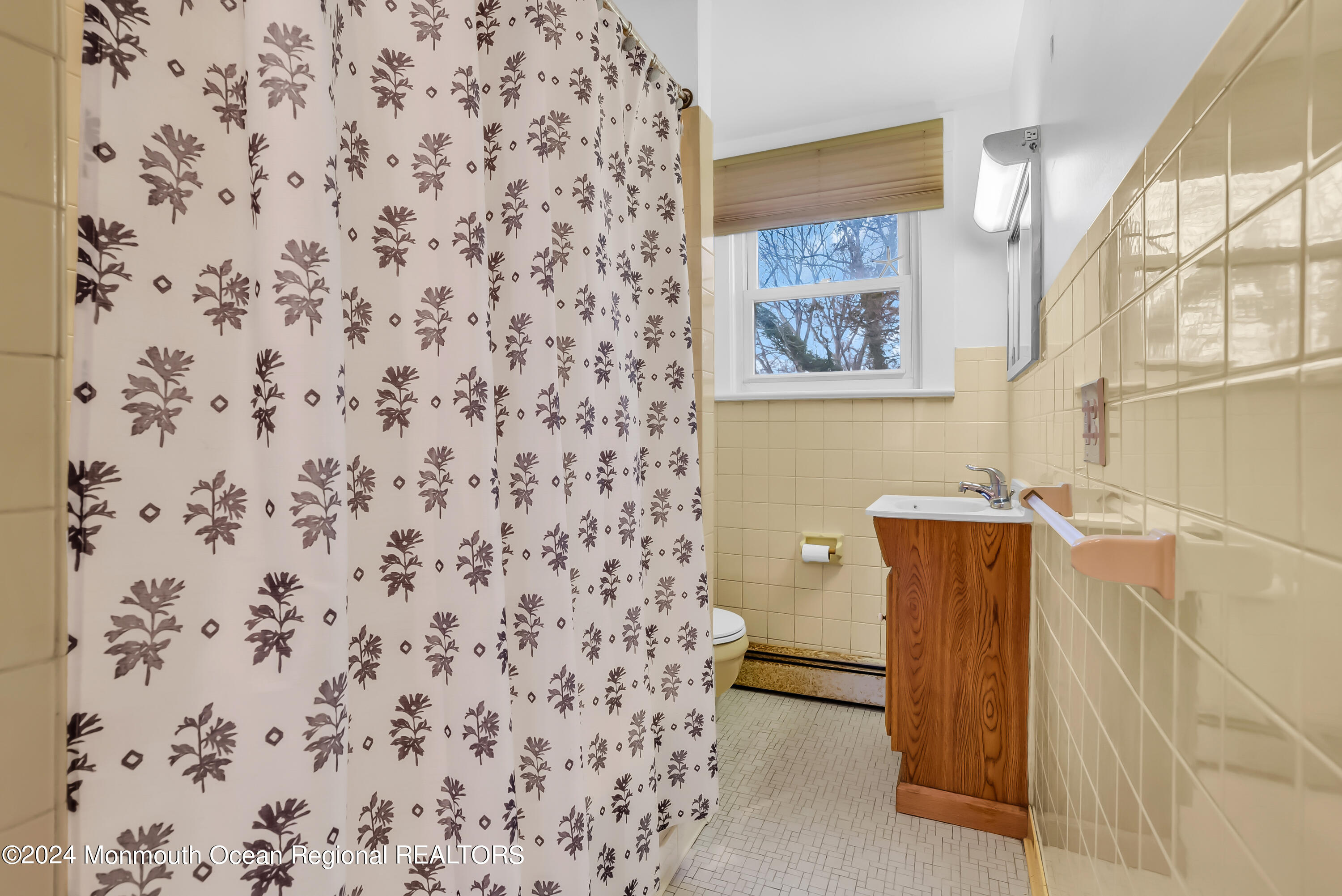 557 Wayside Road Neptune Township, NJ 07753 - Photo 41 of 68 2nd Bath w/Tub/Shower