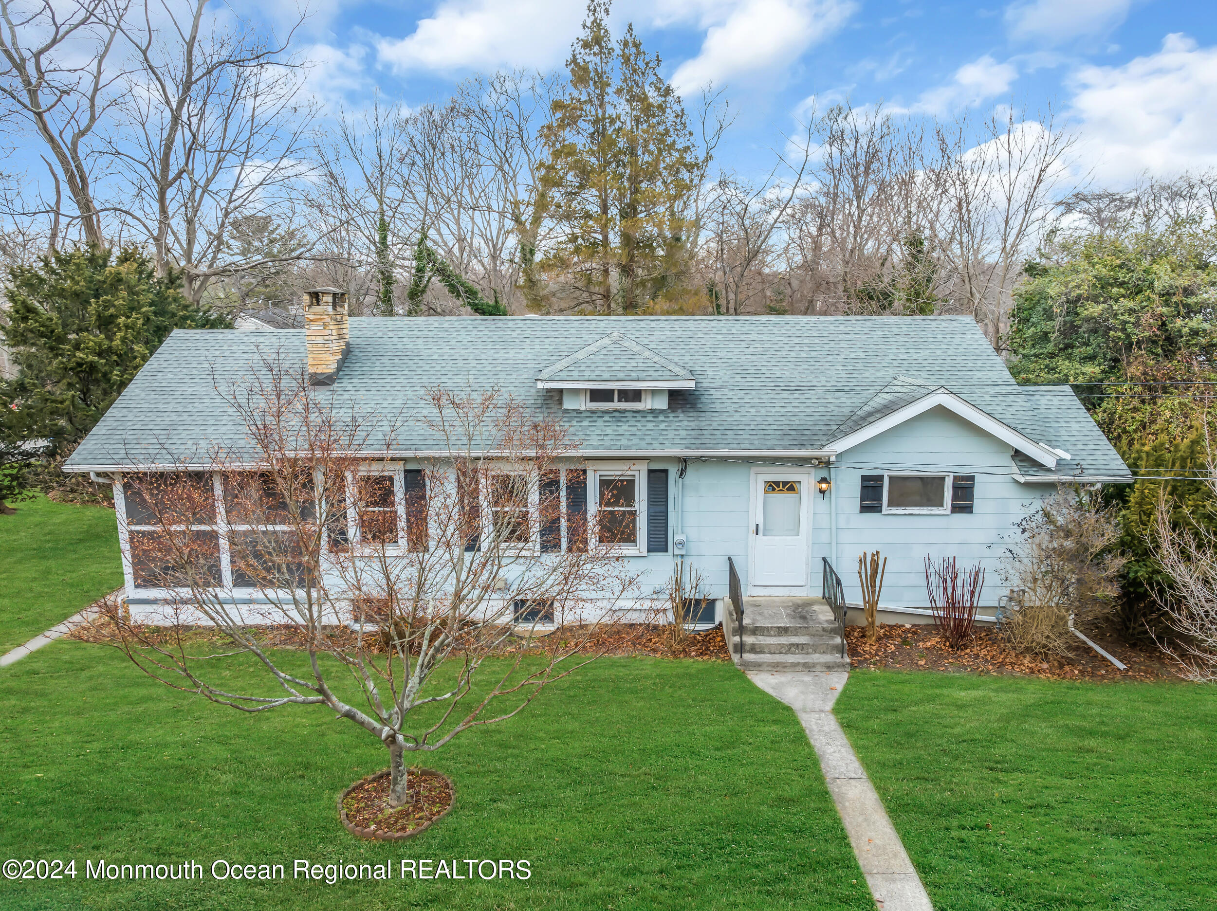 557 Wayside Road Neptune Township, NJ 07753 - Photo 58 of 68 Front Yard