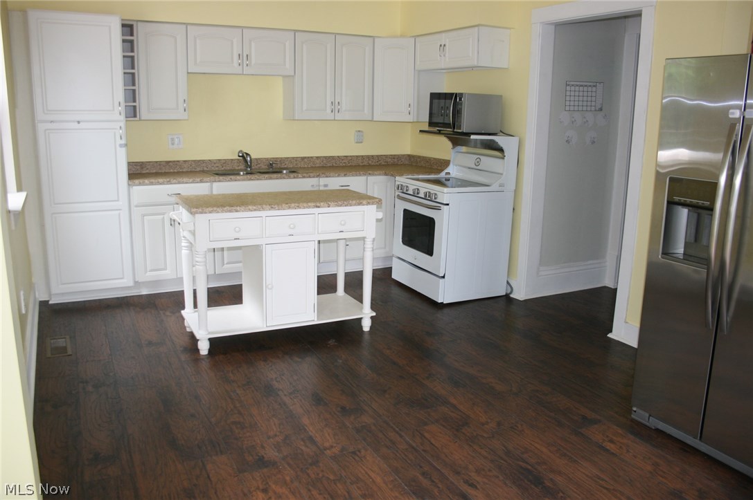 894 Walnut Road Southeast Massillon, OH 44646 - Photo 8 of 32 Gallery Image 8
