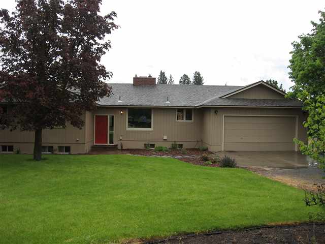 3729 East Center Road Mead, WA 99021 - Photo 1 of 9