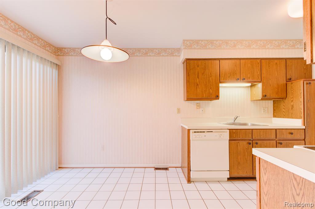 936 Wexford Way Rochester Hills, MI 48307 - Photo 12 of 40