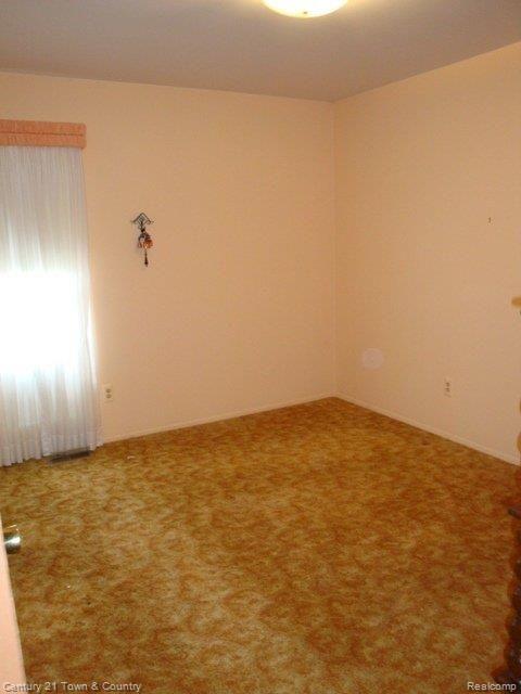 1996 Pondview Court Rochester, MI 48309 - Photo 9 of 11 Bedroom 2