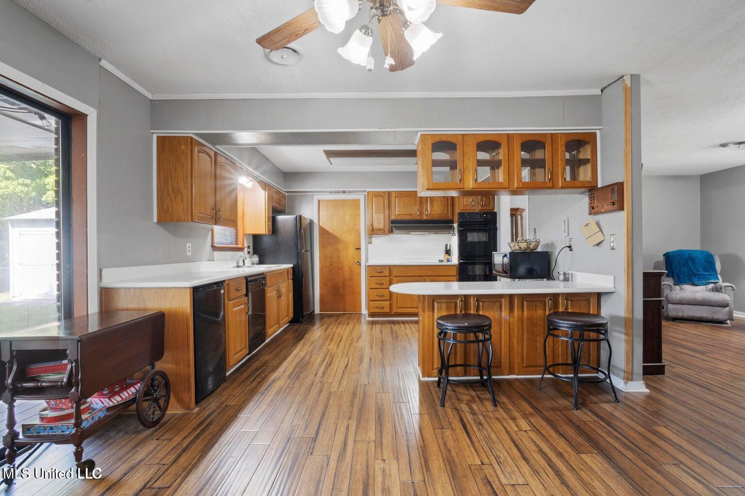 2208 Popp's Ferry Road Biloxi, MS 39532 - Photo 2 of 11 pf6