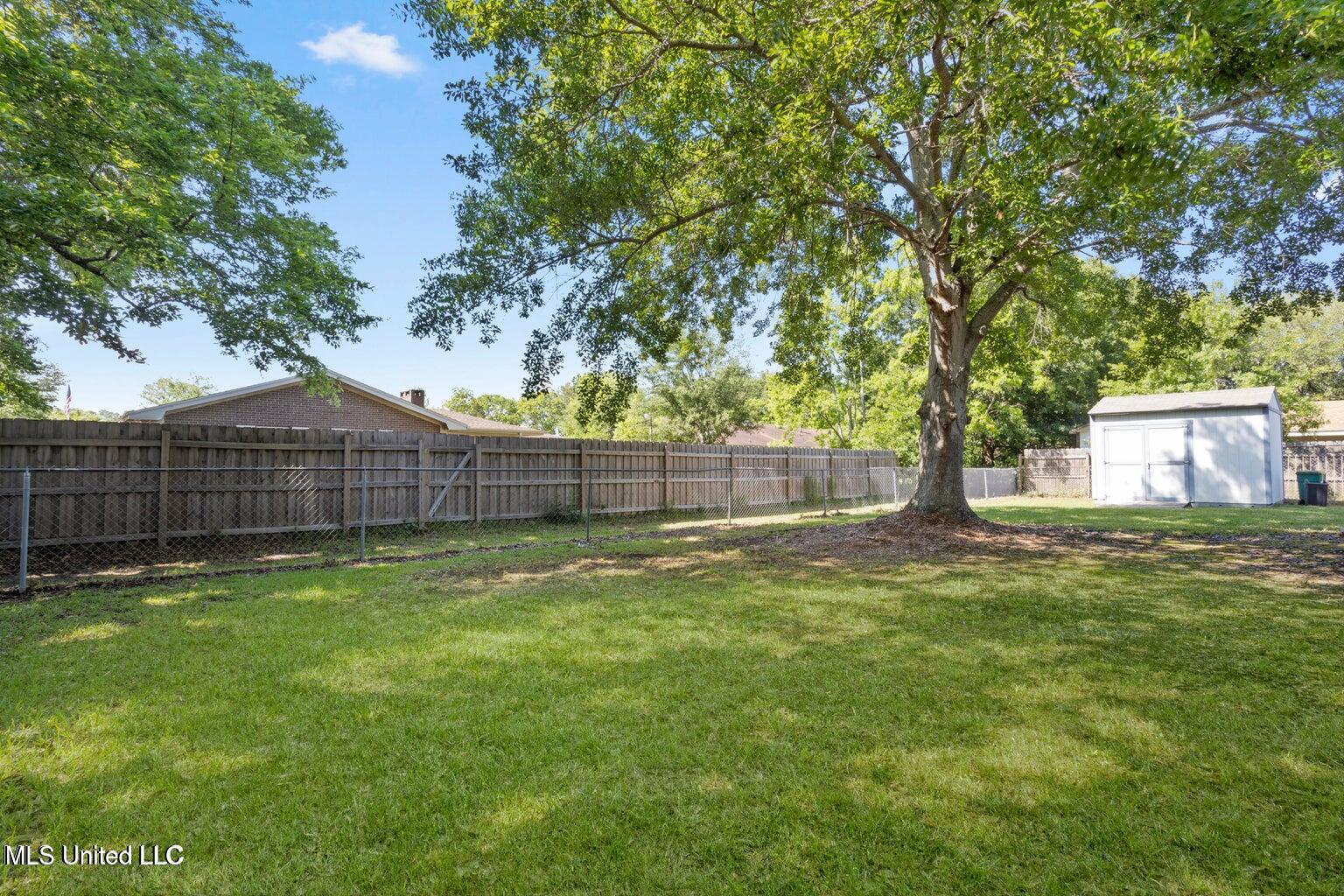 2208 Popp's Ferry Road Biloxi, MS 39532 - Photo 10 of 11 pf16