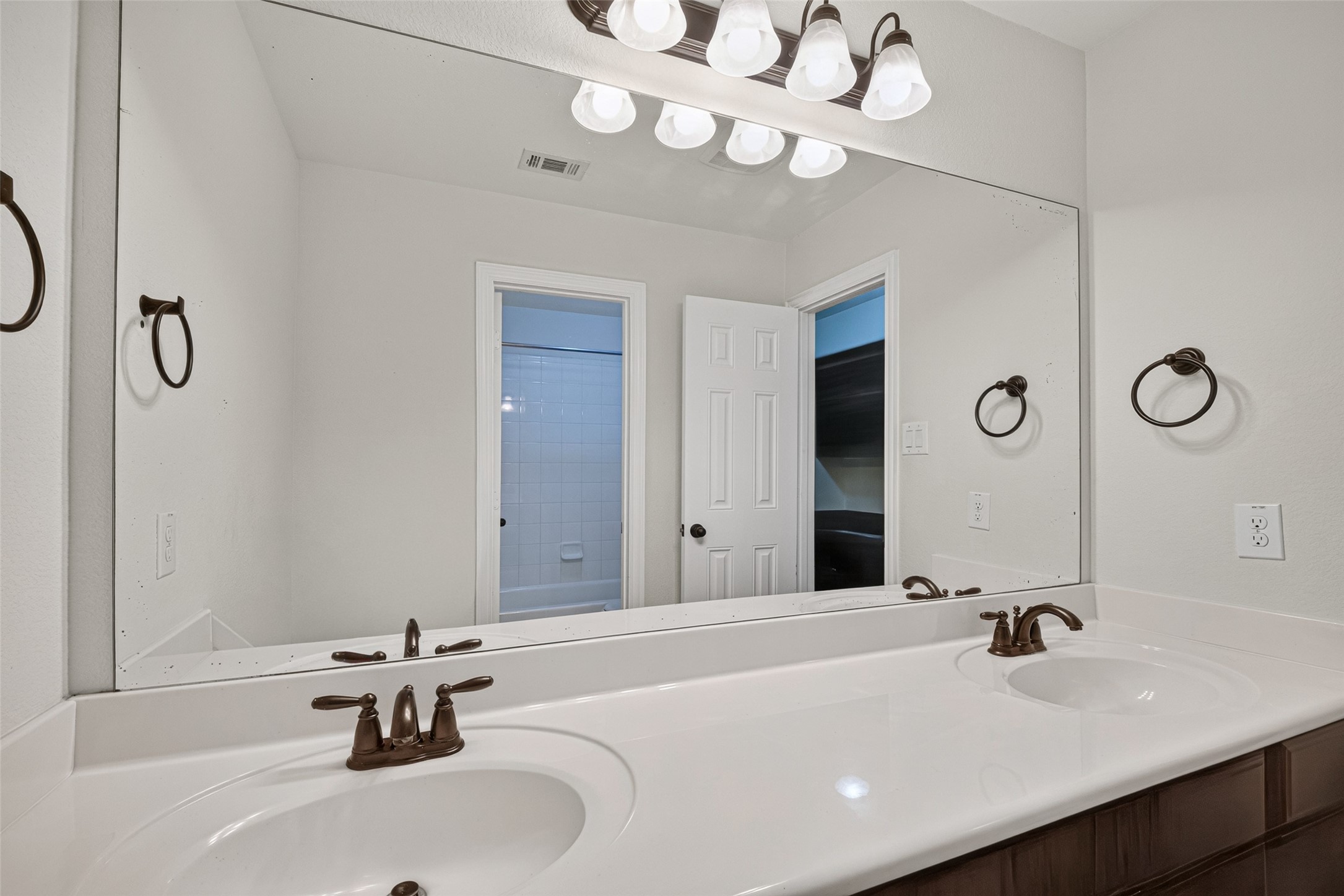 7930 Summer Night Lane Rosenberg, TX 77469 - Photo 33 of 48 Well-appointed third bathroom featuring a spacious vanity and ample counter space.