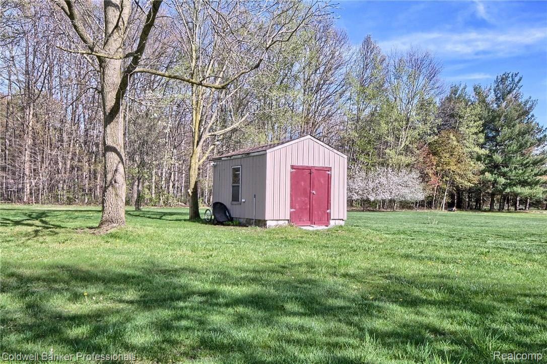 13701 Lenmoore Road Belleville, MI 48111 - Photo 27 of 28 Shed.jpg