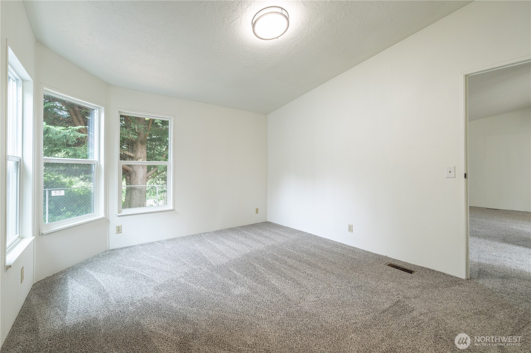 7701 Hardeson Road, Unit 52C Everett, WA 98203 - Photo 10 of 35