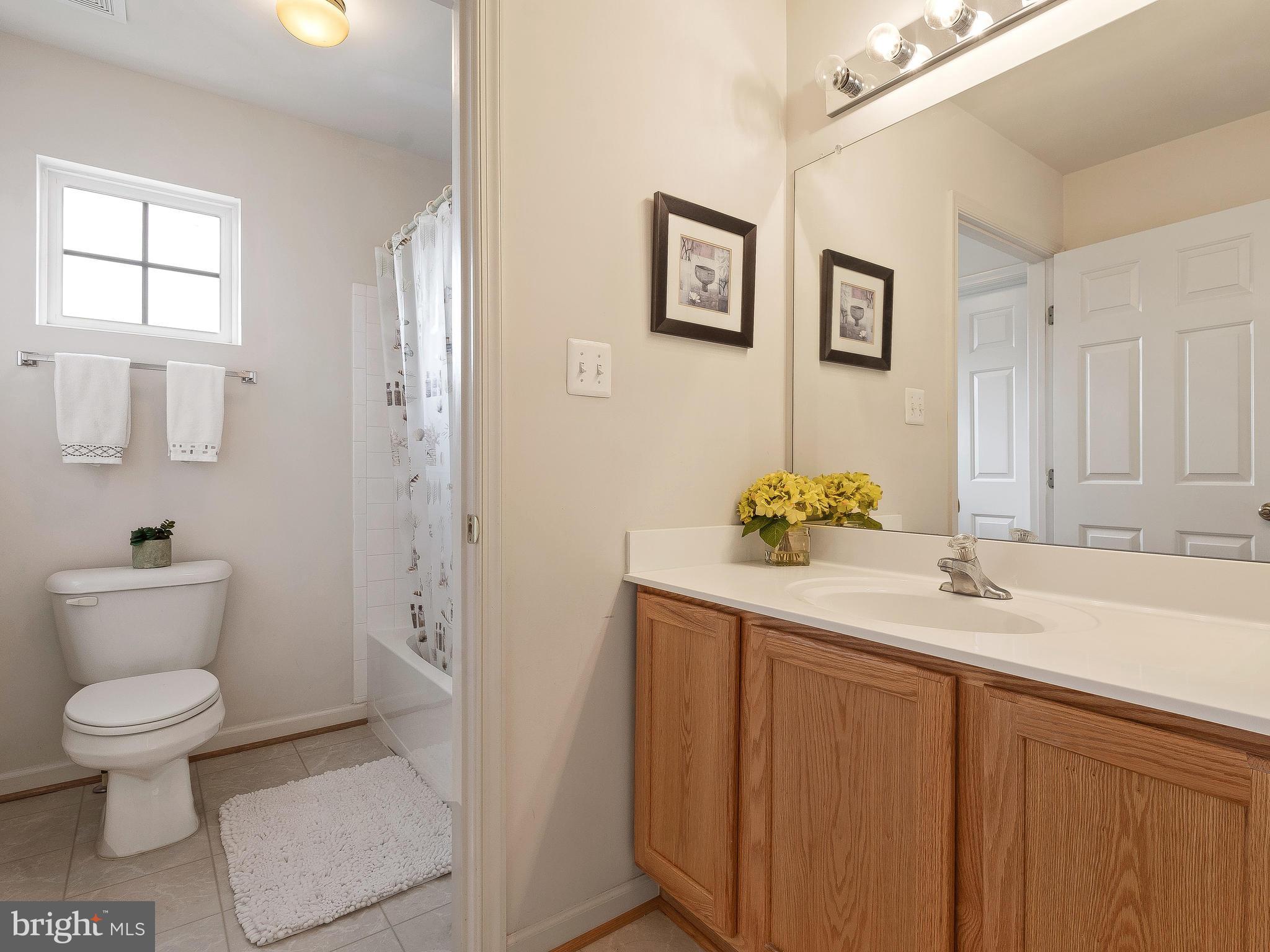 1810 Weybridge Road Frederick, MD 21702 - Photo 17 of 30 Bath