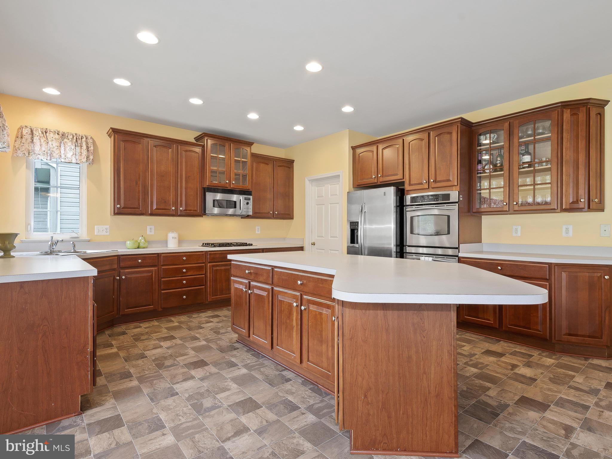 1810 Weybridge Road Frederick, MD 21702 - Photo 10 of 30 Kitchen