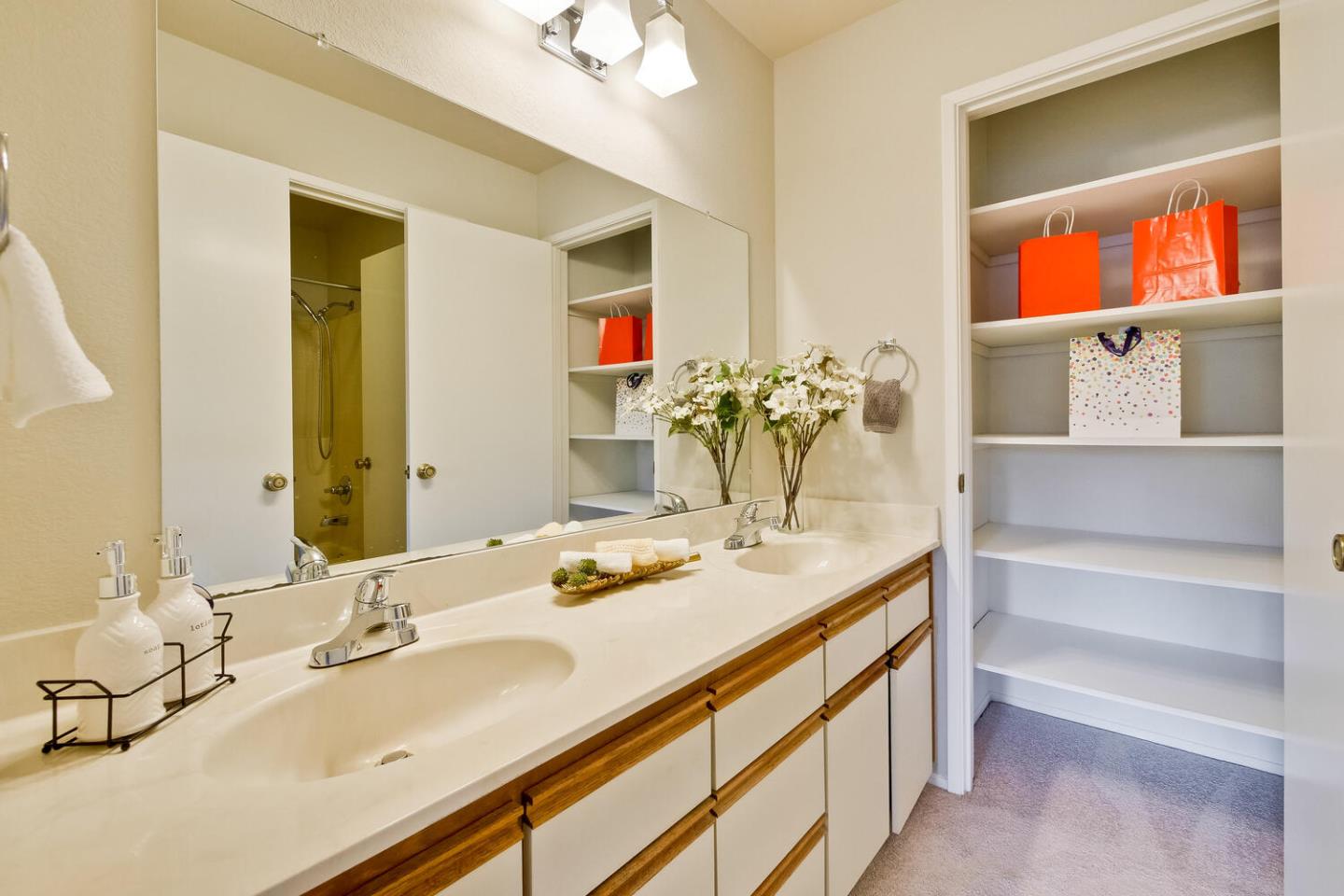 895 Quince Avenue, Unit 12 Santa Clara, CA 95051 - Photo 24 of 39 Gallery Image 24