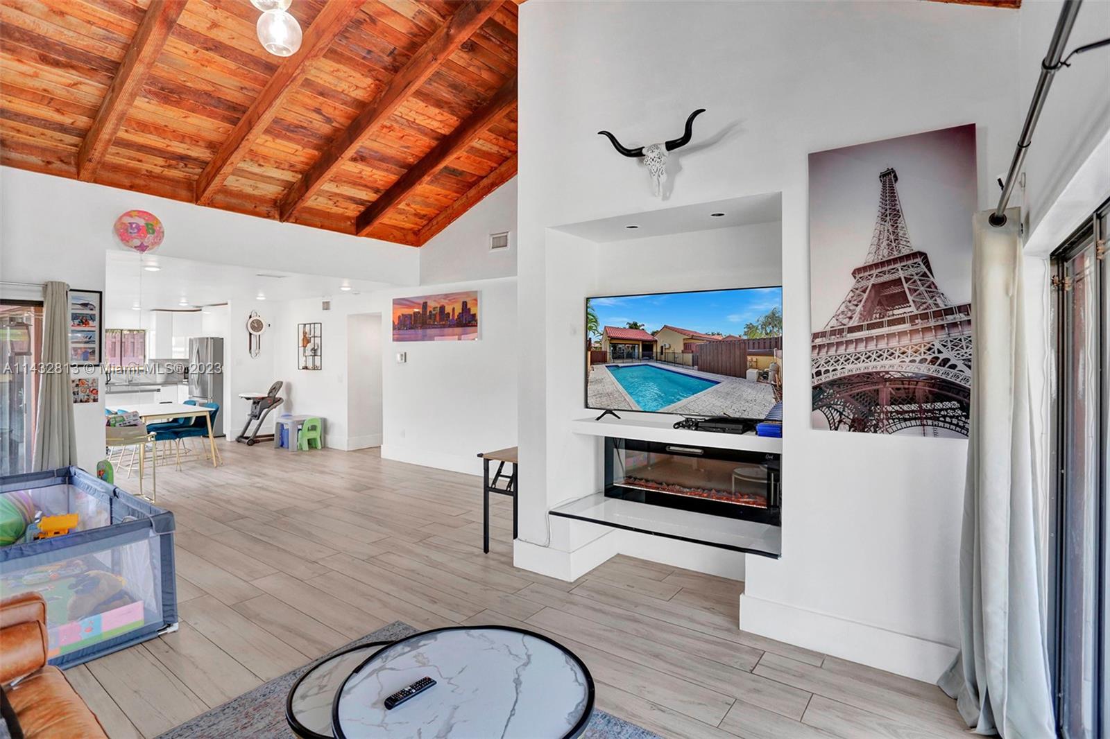 20429 Northeast 10th Ct Road Miami, FL 33179 - Photo 10 of 42 a view of livingroom