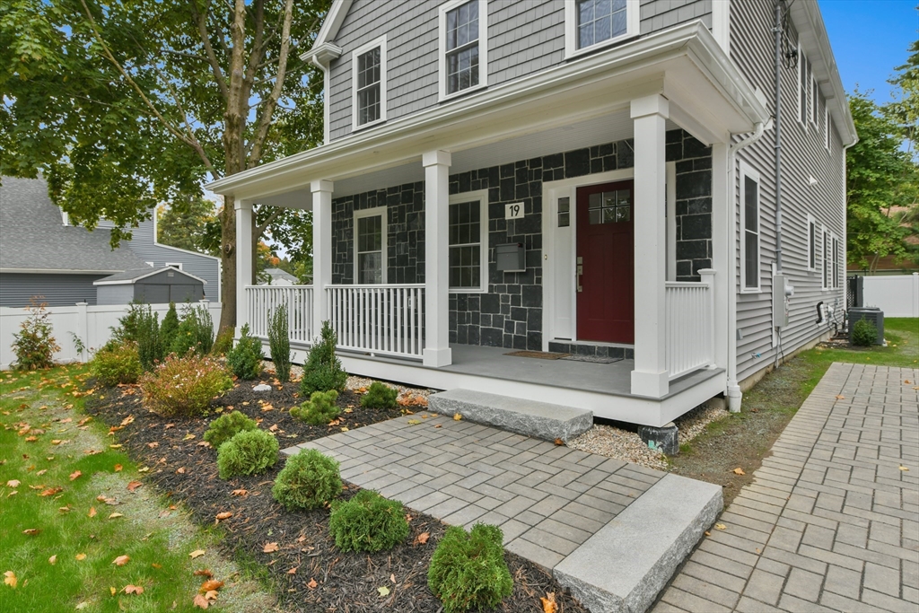 19 Hooper Road Dedham, MA 02026 - Photo 4 of 38 Gallery Image 4