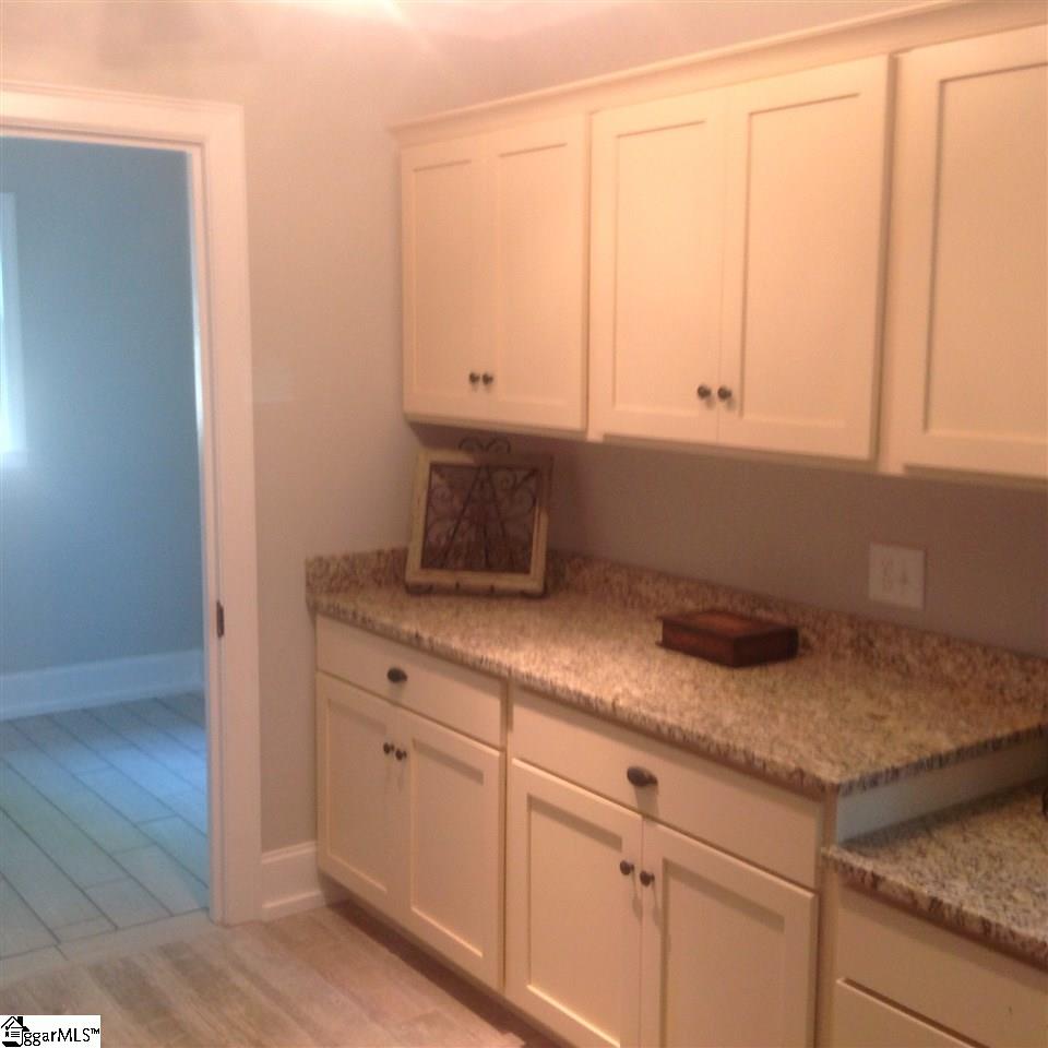 206 West Maple Street Clinton, SC 29325 - Photo 7 of 36