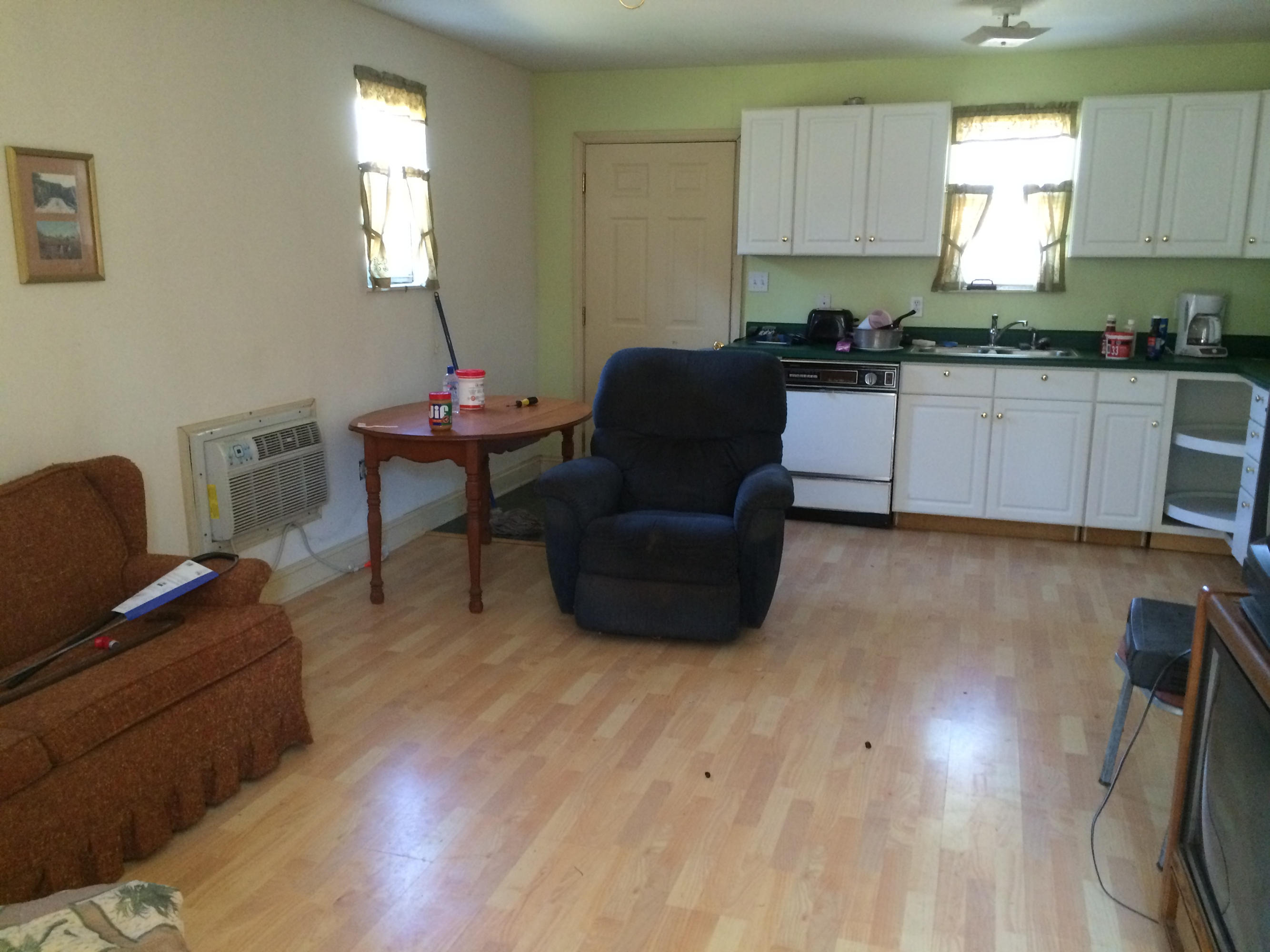 6627 Cate Road Powell, TN 37849 - Photo 5 of 13 Cate Road kitchen/living room