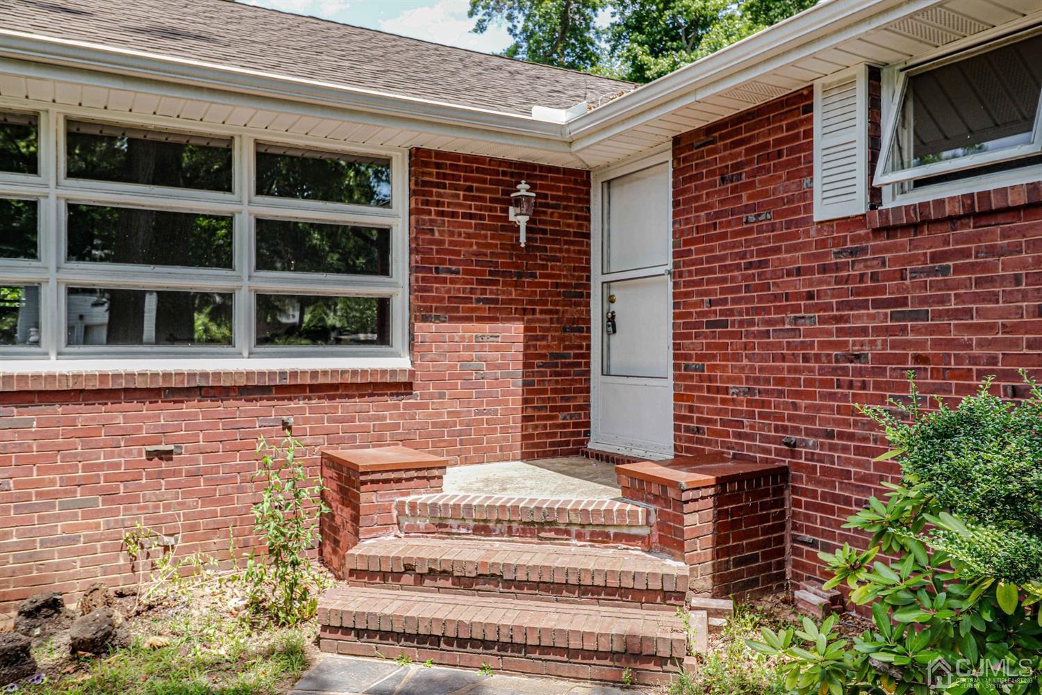 413 Huff Road North Brunswick, NJ 08902 - Photo 3 of 21 Gallery Image 3