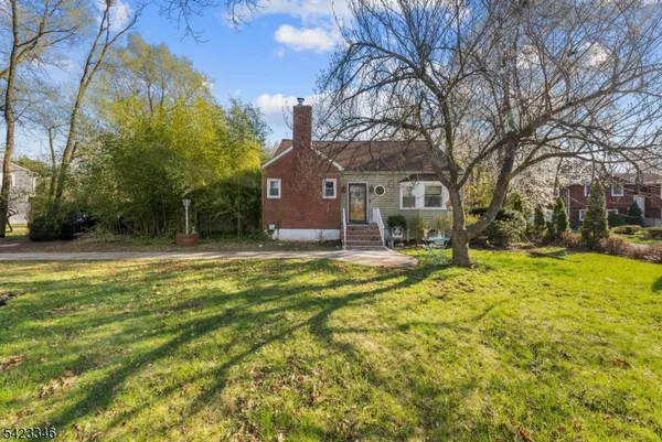 $475,000 | 1774 Amwell Road, Somerset, NJ 08873