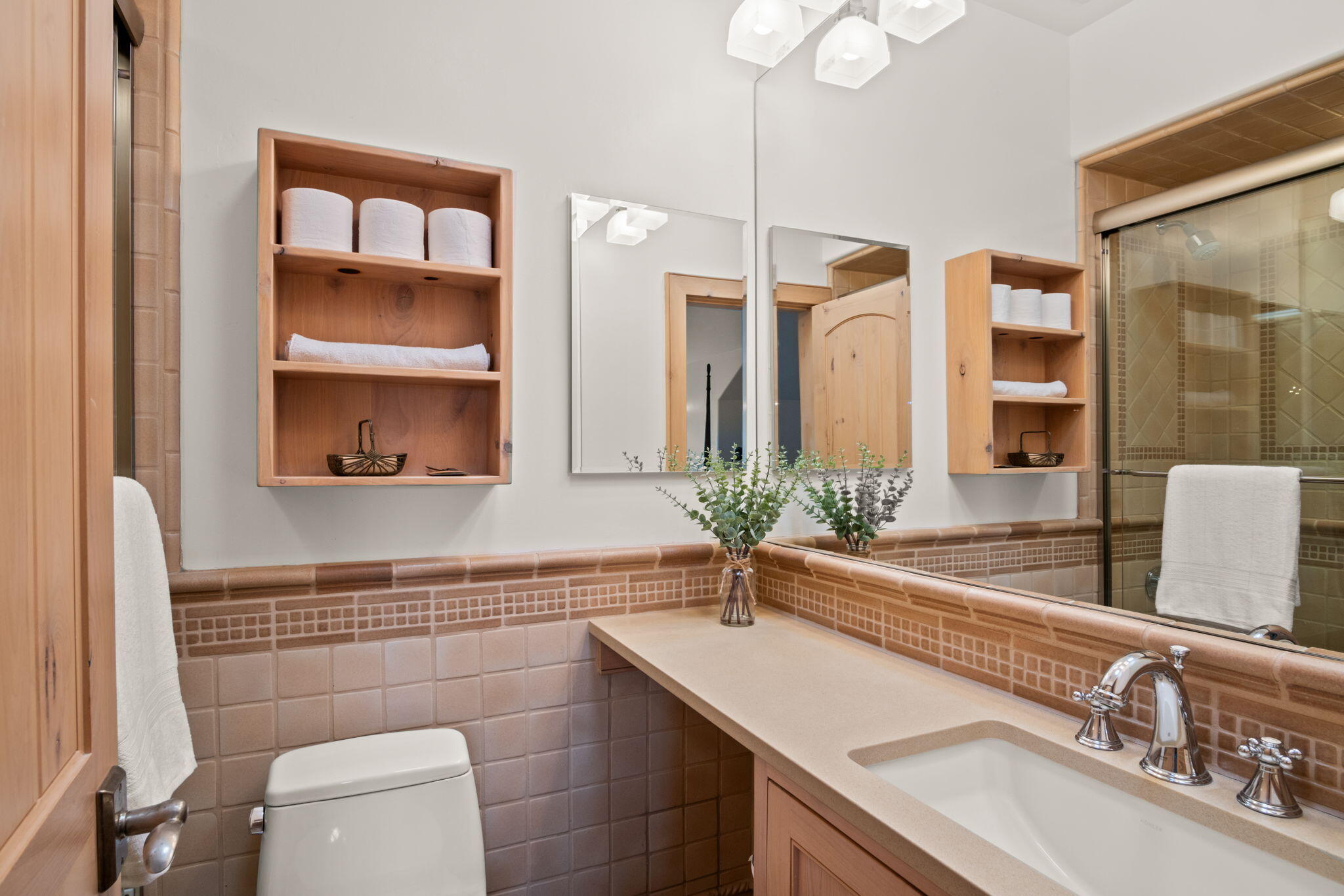 7 Rose Court Sun Valley, ID 83353 - Photo 33 of 48 Upstairs En-suite Bathroom 1