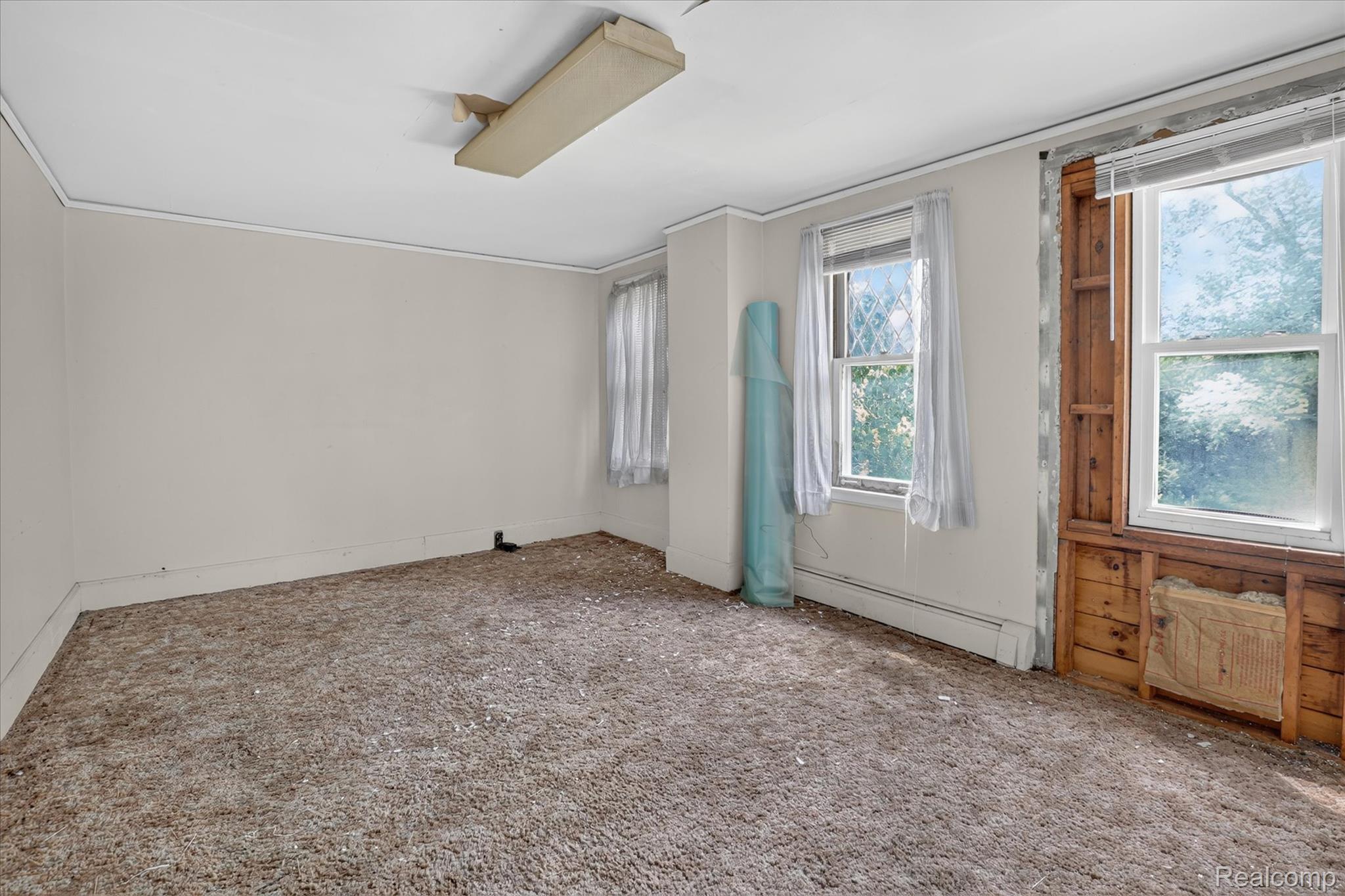 26275 Pennsylvania Road Romulus, MI 48174 - Photo 9 of 23 Empty room