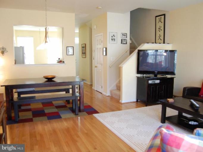 1326 Vintage Place Reston, VA 20194 - Photo 10 of 20 Dining Room