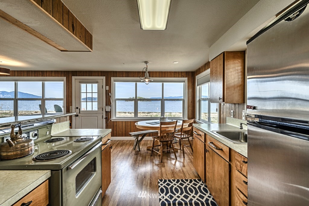5261 Guemes Island Road Anacortes, WA 98221 - Photo 8 of 14 Gallery Image 8