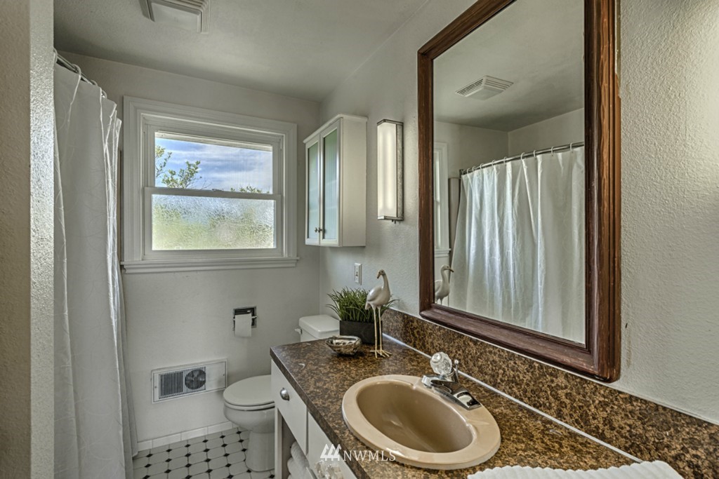 5261 Guemes Island Road Anacortes, WA 98221 - Photo 9 of 14 Gallery Image 9