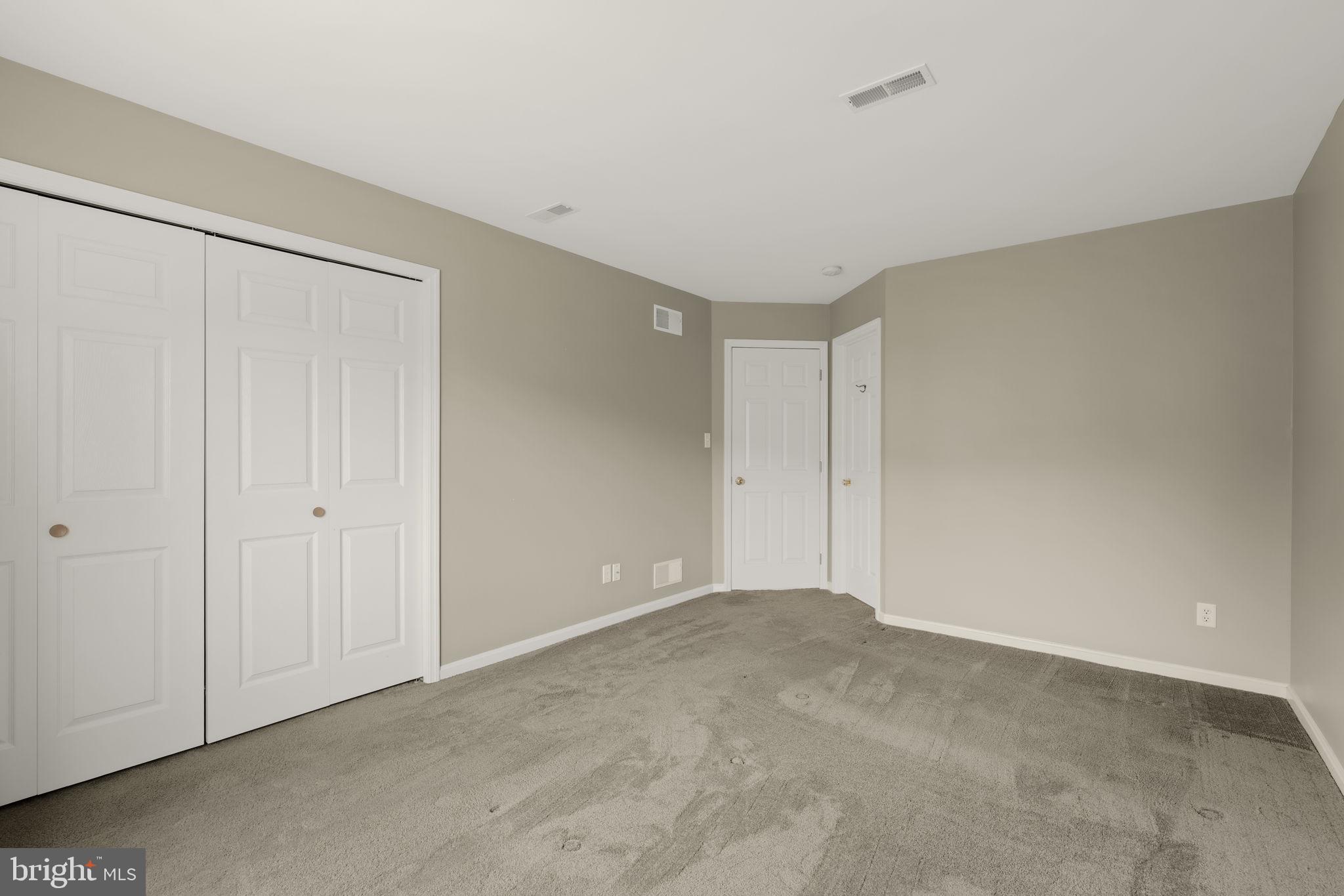 136 Bridle Path New Holland, PA 17557 - Photo 12 of 38 a view of an empty room