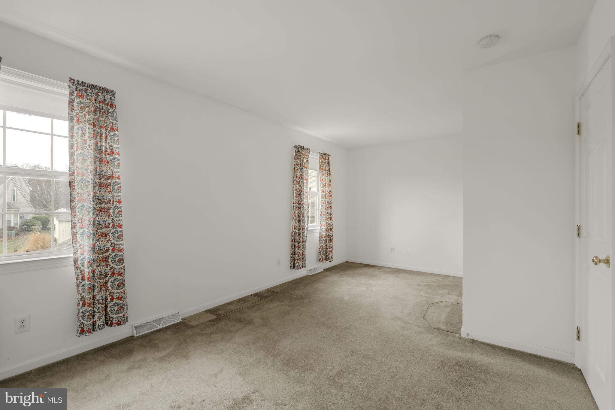 136 Bridle Path New Holland, PA 17557 - Photo 20 of 38 an empty room with windows