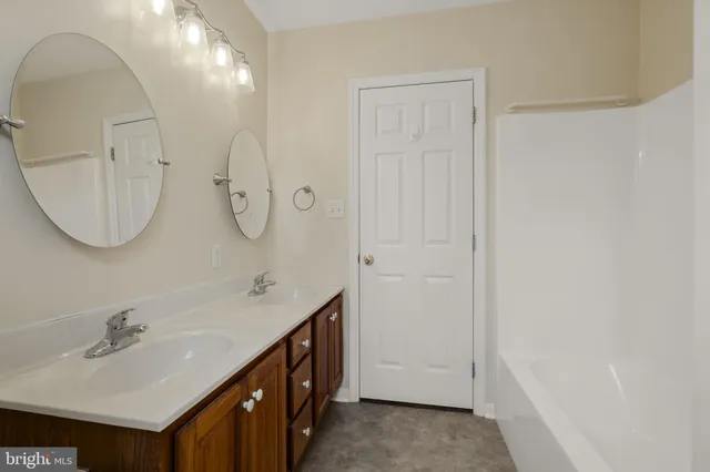 $309,900 | 136 Bridle Path, New Holland, PA 17557